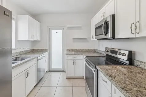 2350 SW 26th Street Miami FL 33133