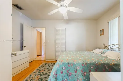 7280 SW 9th Street Miami FL 33144