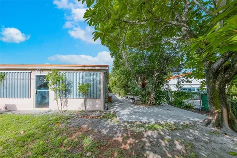 7280 SW 9th Street Miami FL 33144