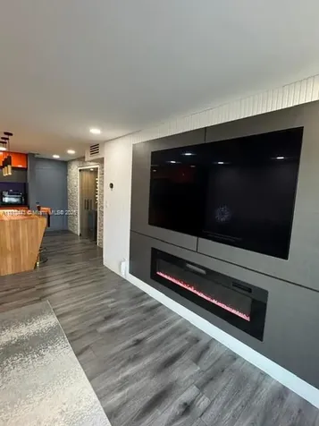 4550 NW 9th Street Miami FL 33126