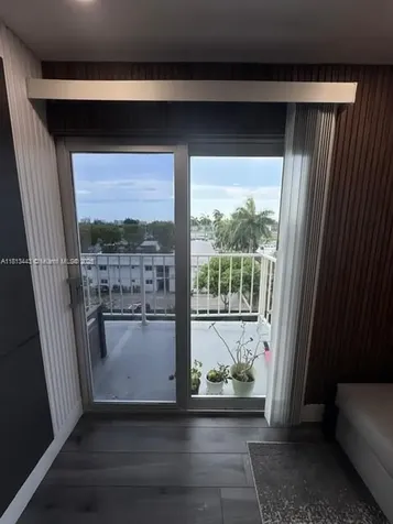 4550 NW 9th Street Miami FL 33126