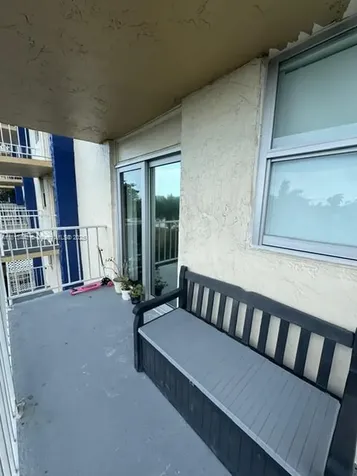 4550 NW 9th Street Miami FL 33126