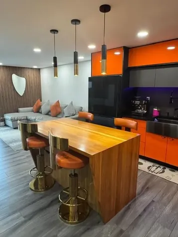 4550 NW 9th Street Miami FL 33126