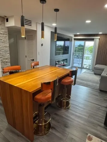 4550 NW 9th Street Miami FL 33126