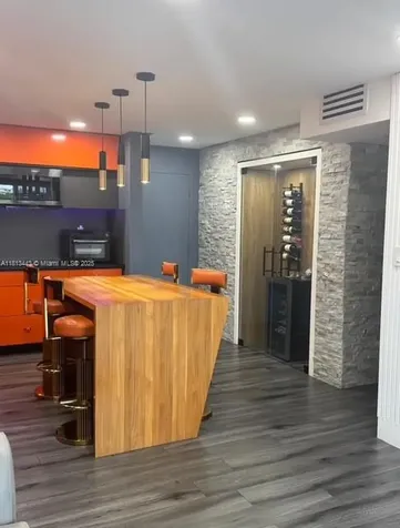 4550 NW 9th Street Miami FL 33126
