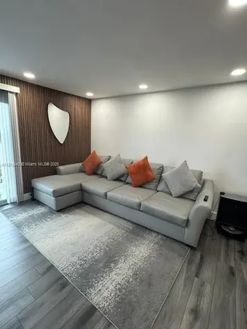 4550 NW 9th Street Miami FL 33126
