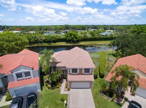210 Somerset Way Weston FL 33326