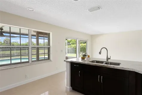 210 Somerset Way Weston FL 33326