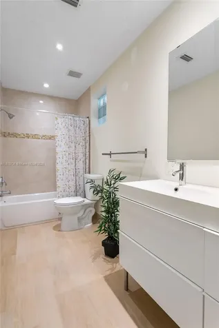 210 Somerset Way Weston FL 33326