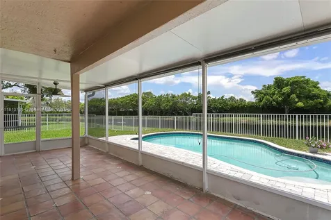 210 Somerset Way Weston FL 33326