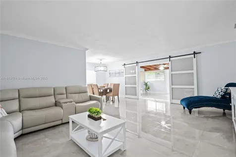 19660 Bel Aire Drive Cutler Bay FL 33157