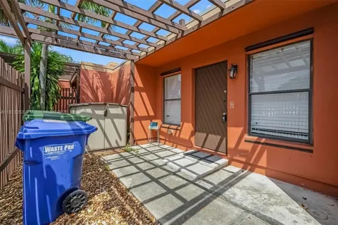 1609 Fairway Road Pembroke Pines FL 33026