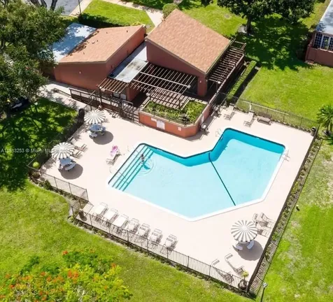 1609 Fairway Road Pembroke Pines FL 33026
