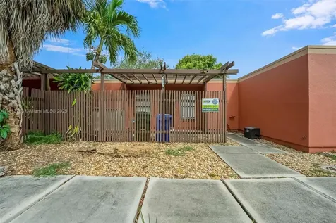 1609 Fairway Road Pembroke Pines FL 33026