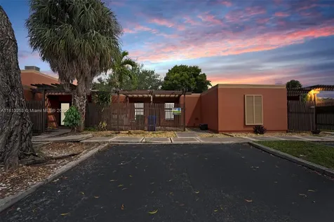 1609 Fairway Road Pembroke Pines FL 33026
