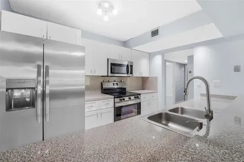 1609 Fairway Road Pembroke Pines FL 33026