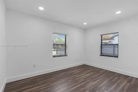 1000 NW 35th Court Miami FL 33125