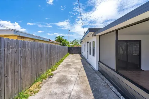 1000 NW 35th Court Miami FL 33125