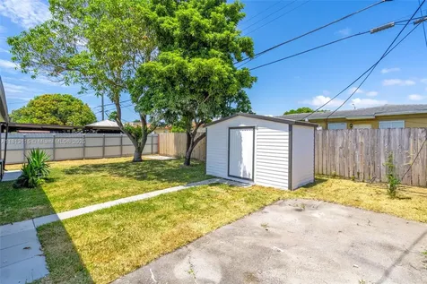 1000 NW 35th Court Miami FL 33125