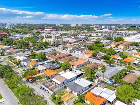 1000 NW 35th Court Miami FL 33125