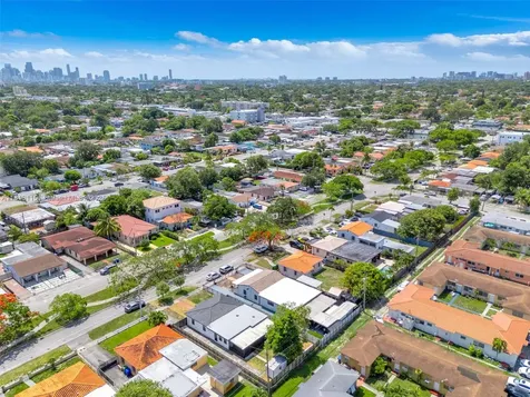 1000 NW 35th Court Miami FL 33125