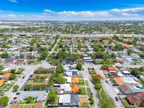 1000 NW 35th Court Miami FL 33125