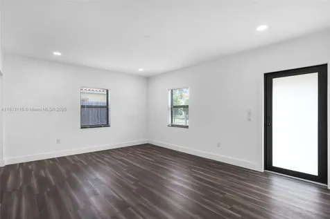 1000 NW 35th Court Miami FL 33125