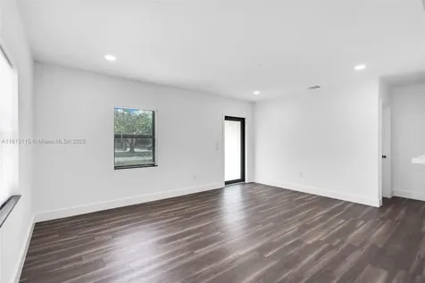 1000 NW 35th Court Miami FL 33125