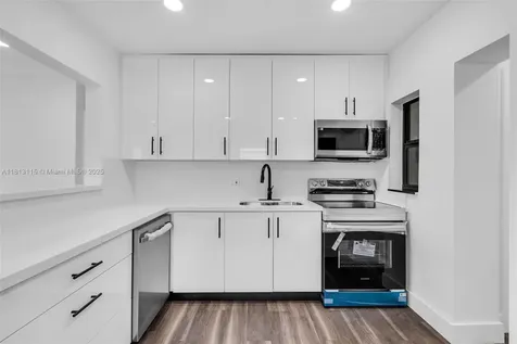 1000 NW 35th Court Miami FL 33125