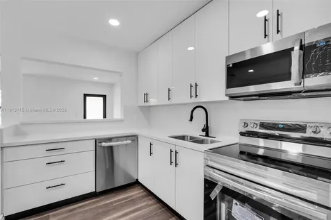 1000 NW 35th Court Miami FL 33125
