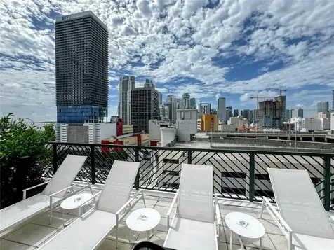 159 NE 6th Street Miami FL 33132