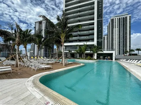159 NE 6th Street Miami FL 33132