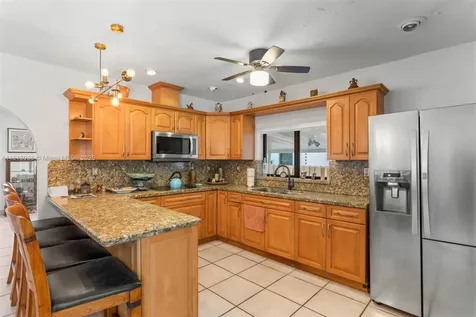 525 NW 32nd Avenue Miami FL 33125