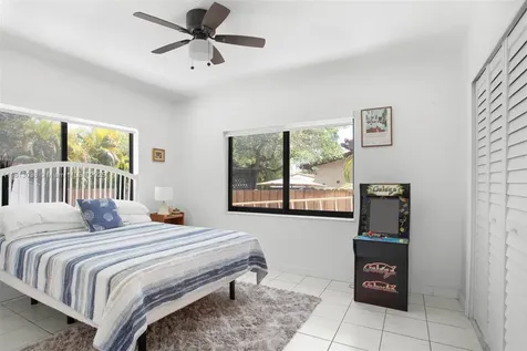 525 NW 32nd Avenue Miami FL 33125