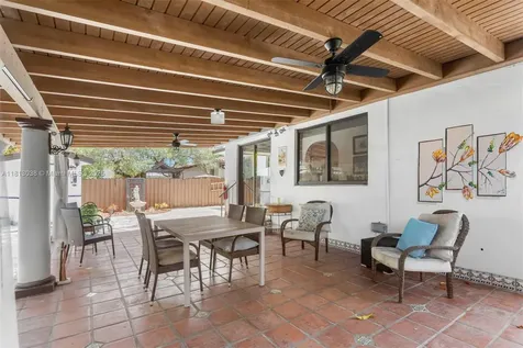 525 NW 32nd Avenue Miami FL 33125