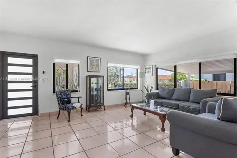 525 NW 32nd Avenue Miami FL 33125