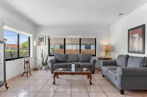 525 NW 32nd Avenue Miami FL 33125
