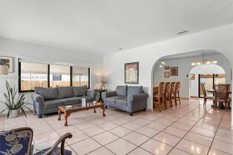 525 NW 32nd Avenue Miami FL 33125