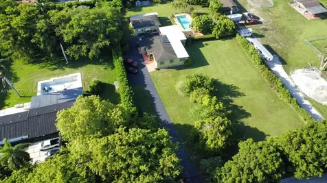 12401 SW 47th Street Miami FL 33175