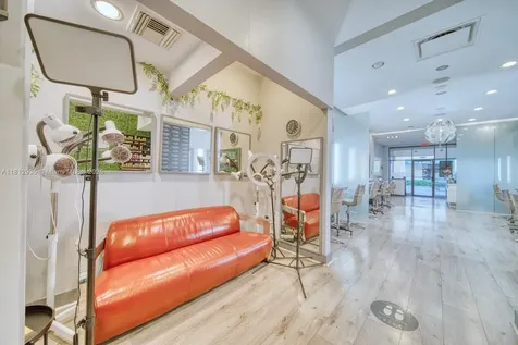 Full Service Beauty Salon On Sunset Drive & 57th Avenue Coral Gables FL 33143