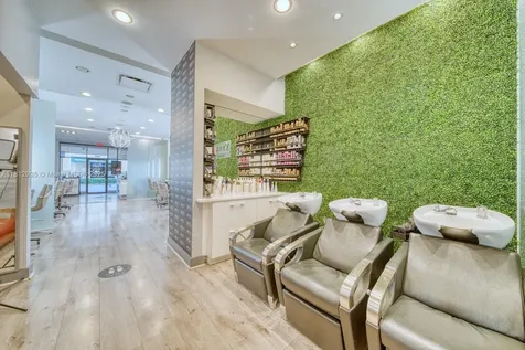 Full Service Beauty Salon On Sunset Drive & 57th Avenue Coral Gables FL 33143