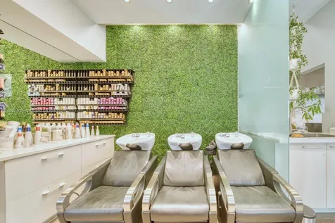 Full Service Beauty Salon On Sunset Drive & 57th Avenue Coral Gables FL 33143