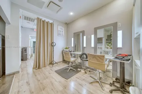 Full Service Beauty Salon On Sunset Drive & 57th Avenue Coral Gables FL 33143