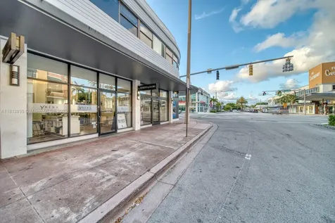 Full Service Beauty Salon On Sunset Drive & 57th Avenue Coral Gables FL 33143