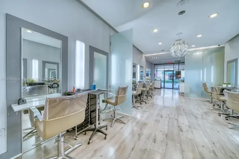 Full Service Beauty Salon On Sunset Drive & 57th Avenue Coral Gables FL 33143