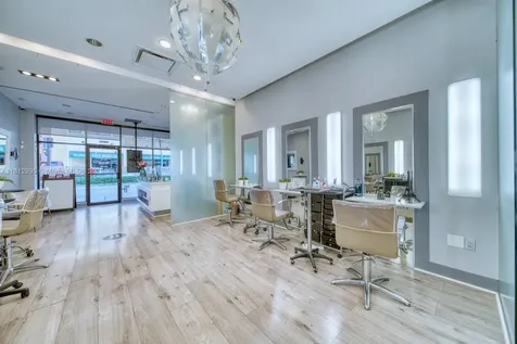 Full Service Beauty Salon On Sunset Drive & 57th Avenue Coral Gables FL 33143