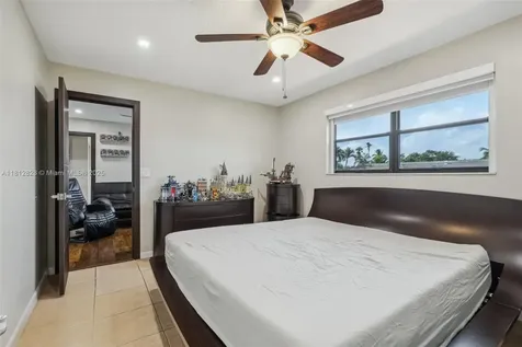 15050 E Falcons Lea Drive Davie FL 33331