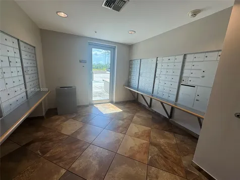2641 N Flamingo Road Sunrise FL 33323