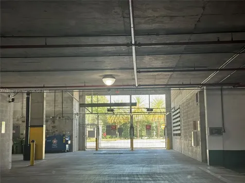 2641 N Flamingo Road Sunrise FL 33323