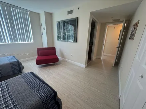 2641 N Flamingo Road Sunrise FL 33323
